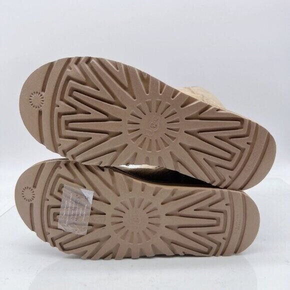 UGG Australia Women's Classic Short II Sheepskin Winter Boots Stone US 6 - Picture 7 of 9